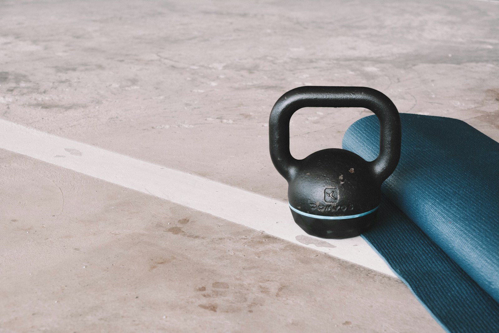 black kettle bell